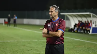 Trabzonspor, 15. dakikada Shomurodov'un ceza sahası içindeki şutuyla Başakşehir savunmasından döndü