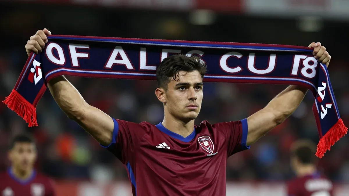 Trabzonspor, 1. Lig'deki gol pozisyonlarını güçlendirmek için Bodrum FK'dan 22 yaşındaki forvet Ali Habeşoğlu'nu...
