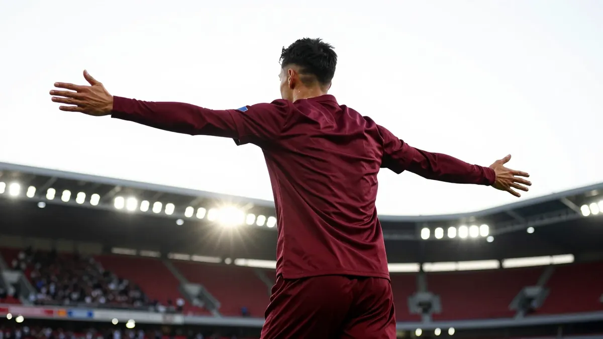 Hearts oyuncusu Sabah Kerjota, Trabzonspor'da forma giyen milli takım arkadaşı Ernest Muci aracılığıyla Mohamed Salah'ın...