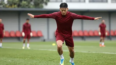 Trabzonspor, Süper Lig'in 6. Haftasında Galatasaray'ı ağırlamadan önce Mehmet Ali Yılmaz Tesisleri'nde yeni teknik...