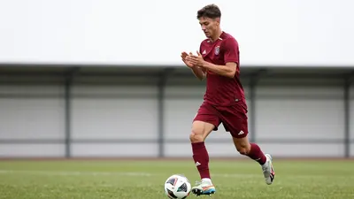 Trabzonspor, 20 yaşındaki Fildişi Sahilli orta saha Eddy Doue için Estrela Amadora'ya yeni bir teklif hazırlıyor