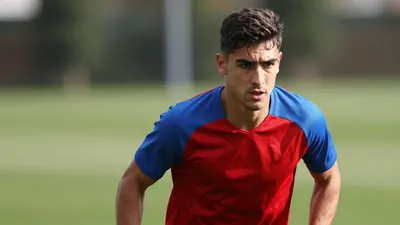 Trabzonspor appears to be considering a move for 19-year-old midfielder Kendry Paez from Chelsea, following his recent...