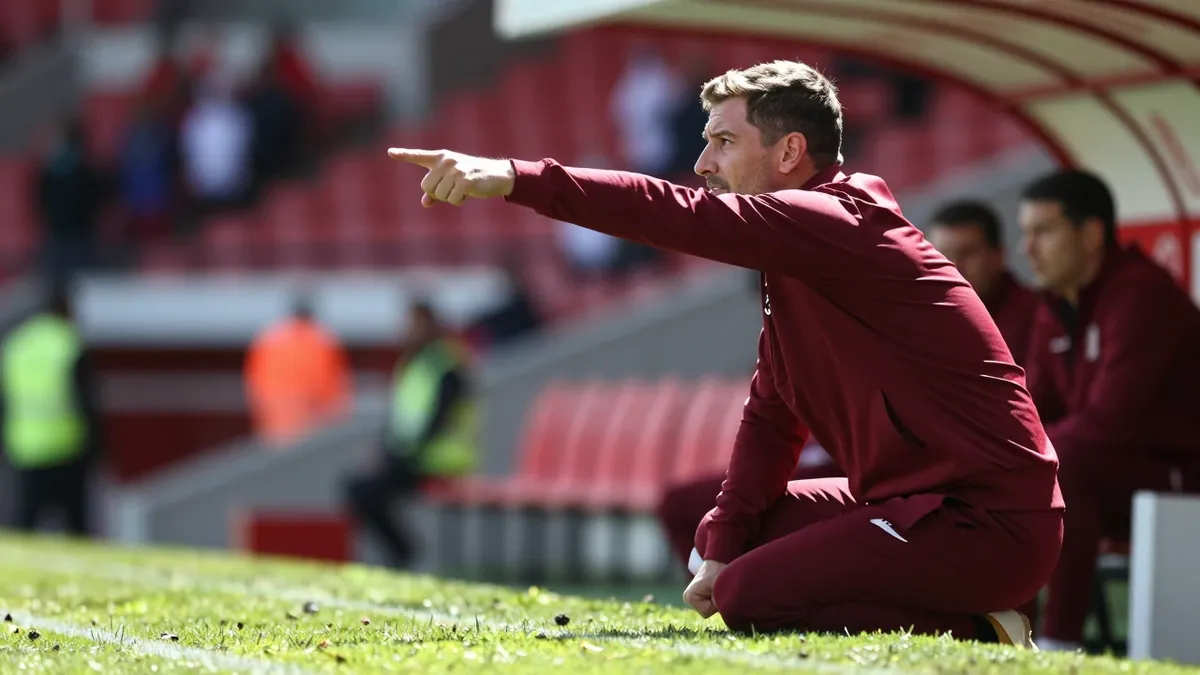 Trabzonspor have held talks with German coach Thomas Reis and offered him a trial contract until the end of the season...