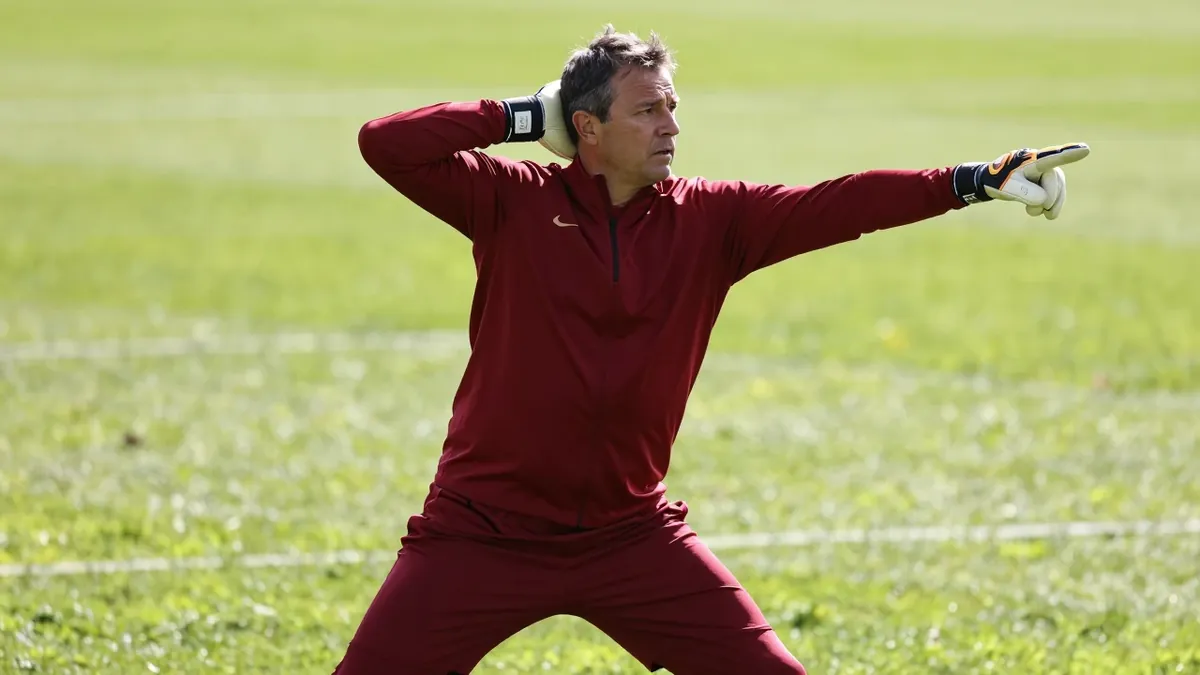 Trabzonspor, teknik ekibini güçlendirmek için Fenerbahçe ve Nottingham Forest'ta Vitor Pereira ile çalışan 48 yaşındaki...